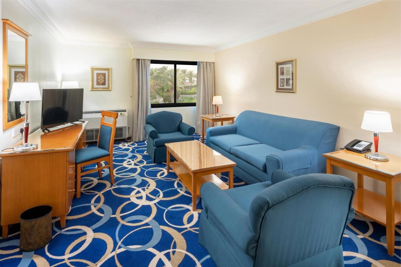 Radisson Blu Hotel, Yanbu Ngoại thất bức ảnh